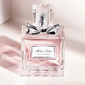 促销活动：京东 迪奥香水 499-200，卡姿兰彩妆 199-80