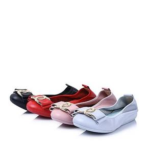 Belle 百丽 金属饰扣牛皮女单鞋 对色可选 199元（可用礼品卡）
