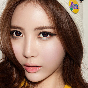 博士伦 水灵焕彩年抛美瞳  多色可选 送伴侣盒 券后22.9元包邮