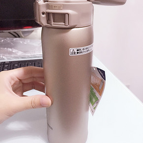 买的第二个了，一点异味都没有，热水冲了就直接用了，质感很好